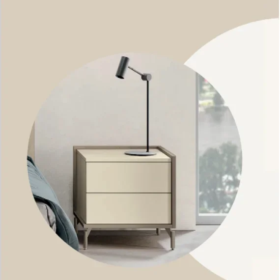 Comodino struttura asimmetrica con 2 cassetti Bold
