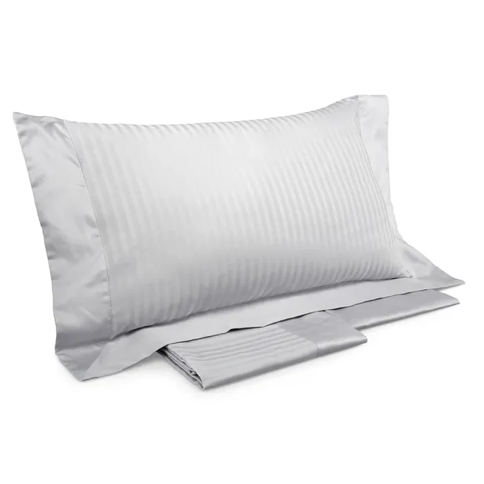 Set aus Oberlaken und Kissenbezügen, einfarbig Mitera Ruby Ice, verschiedene Größen